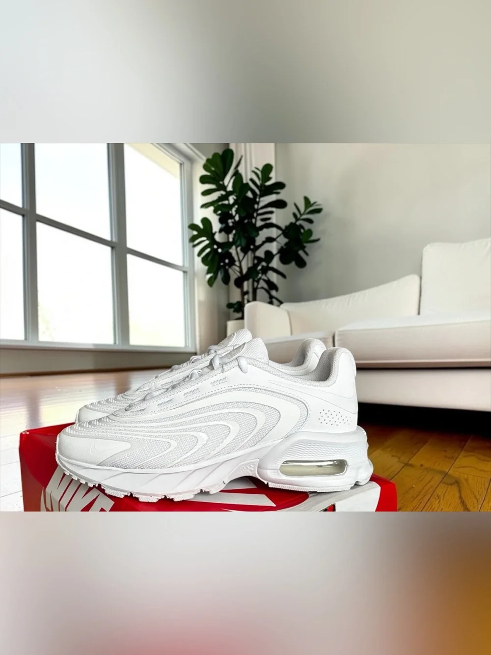 Nike Air Max Fire Women’s Size 7 Brand New